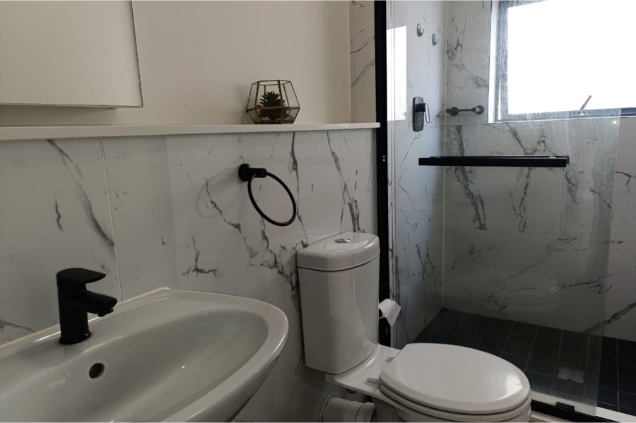 1 Bedroom Property for Sale in Sandown Western Cape